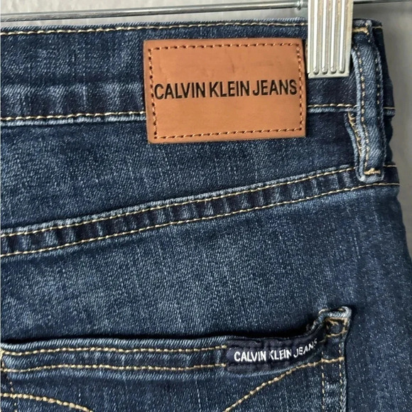 Calvin Klein, high rise, denim, cut off, shorts, size 6 - Picture 9 of 13